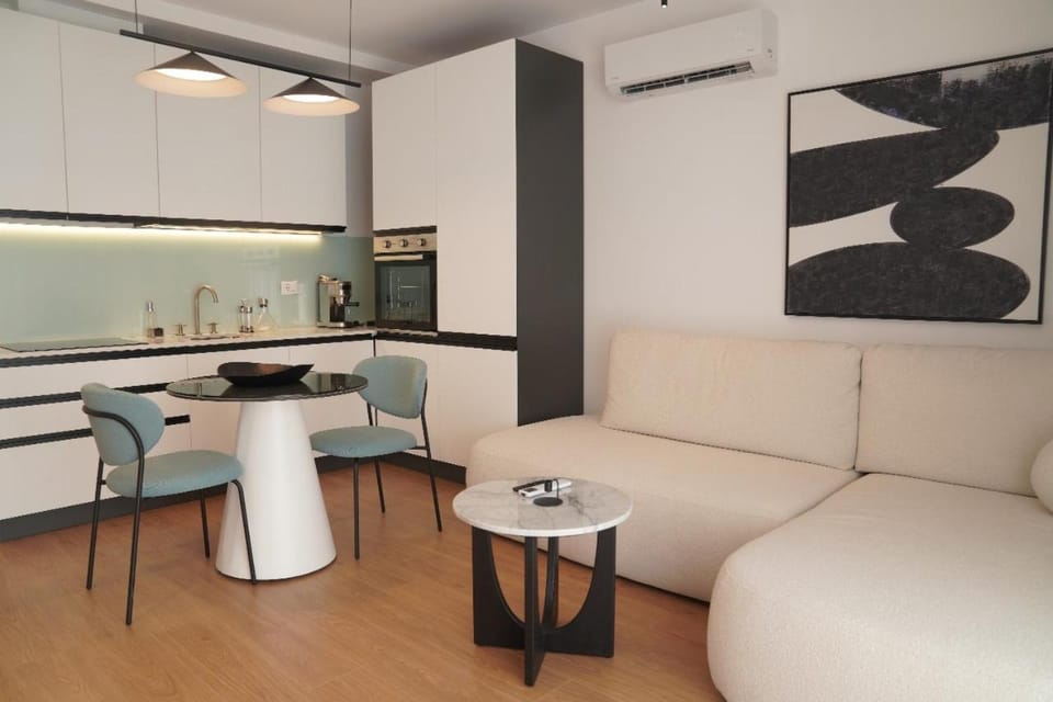 Elite Arena Deluxe Apartment in Tirana