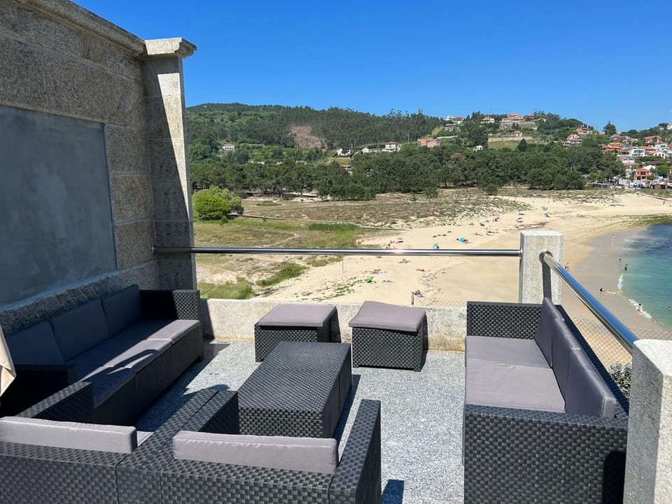 CASA PLAYa DE LIMENS Villa in O Morrazo