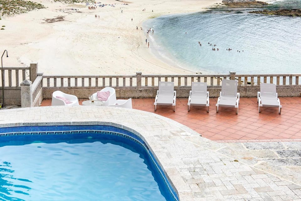 CASA PLAYa DE LIMENS Villa in O Morrazo