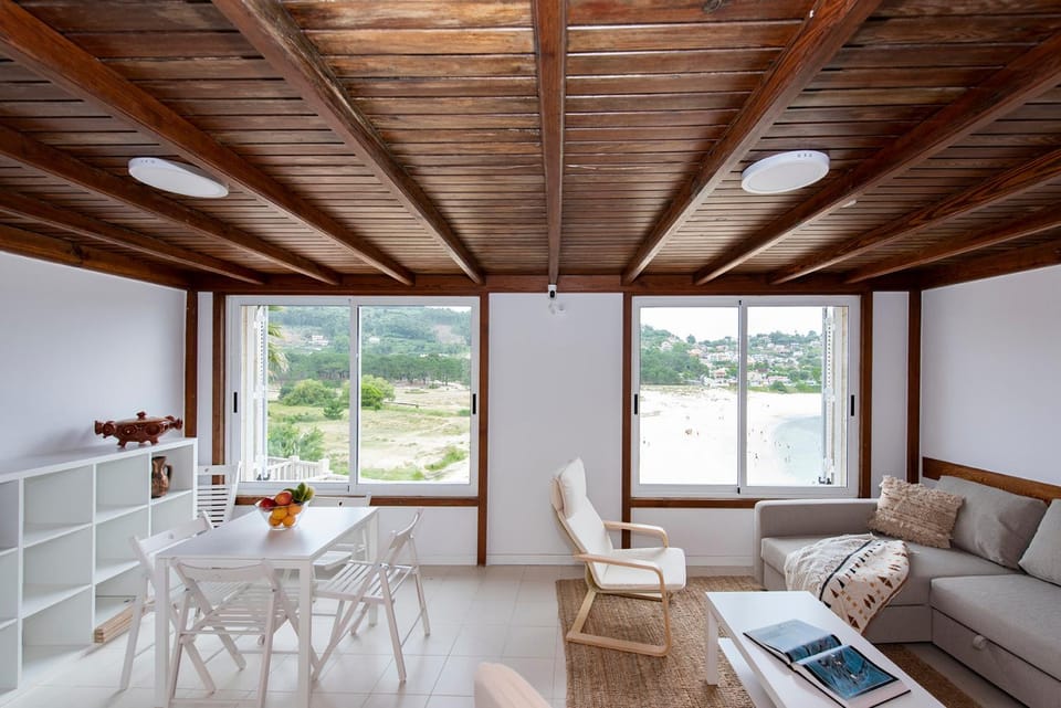 CASA PLAYa DE LIMENS Villa in O Morrazo