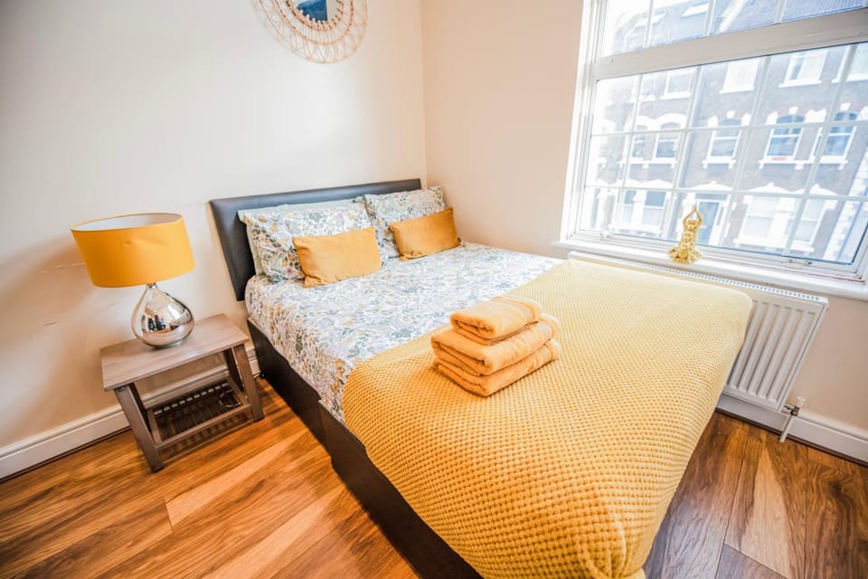 Bed, Photo of the whole room, Bedroom, internet, towels