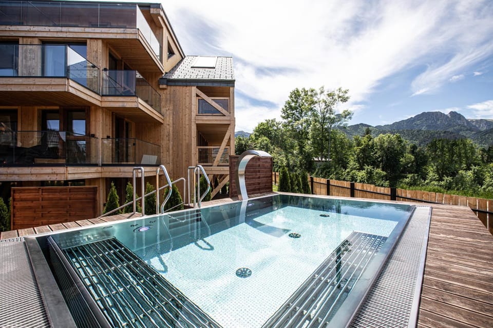 Hot Tub, Sauna, View (from property/room), Spa and wellness centre/facilities, Mountain view, Pool view, Swimming pool, Swimming pool, Quiet street view