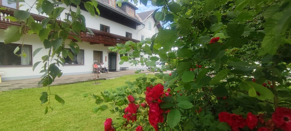 Gästehaus Moorbad Gmös Country House in Salzburgerland
