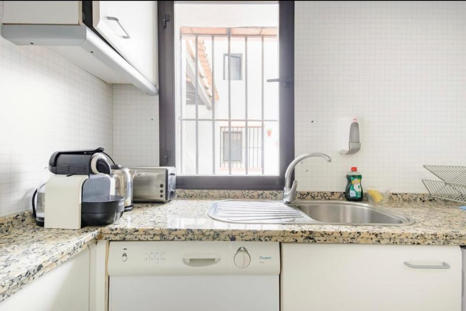 Coffee/tea facilities, Kitchen or kitchenette, dishwasher, minibar, pet friendly, stove, toaster