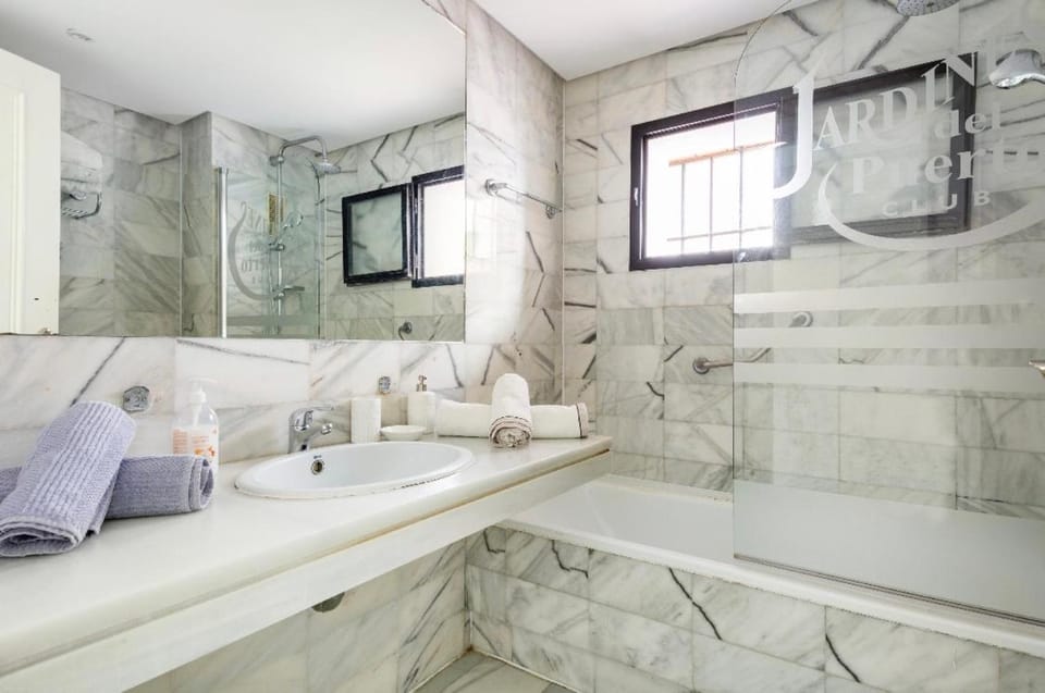 Bathroom, Bath