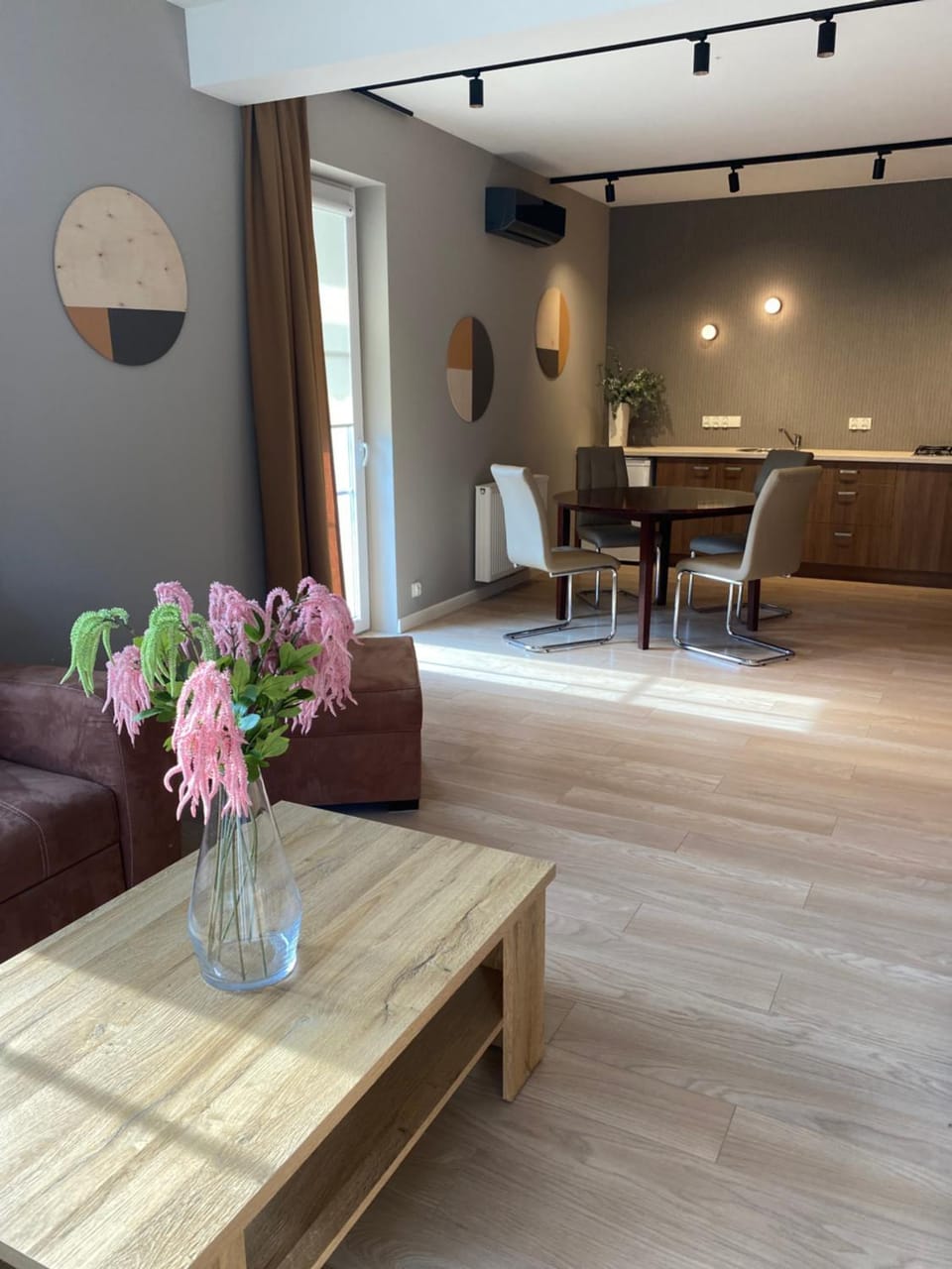 Living room, Seating area, Dining area