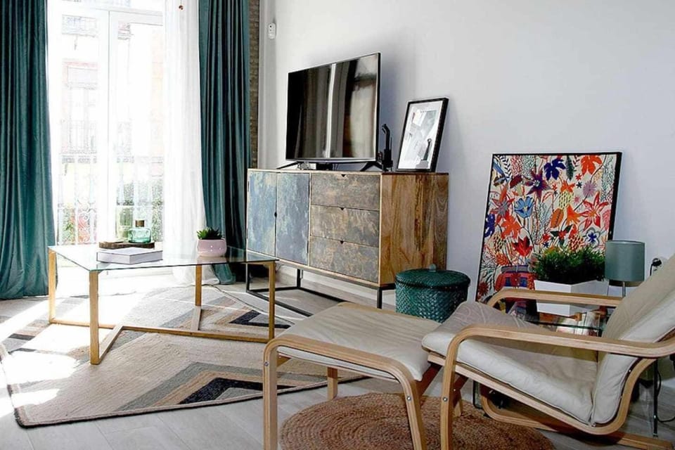 TV and multimedia, Living room, Seating area, hair dresser