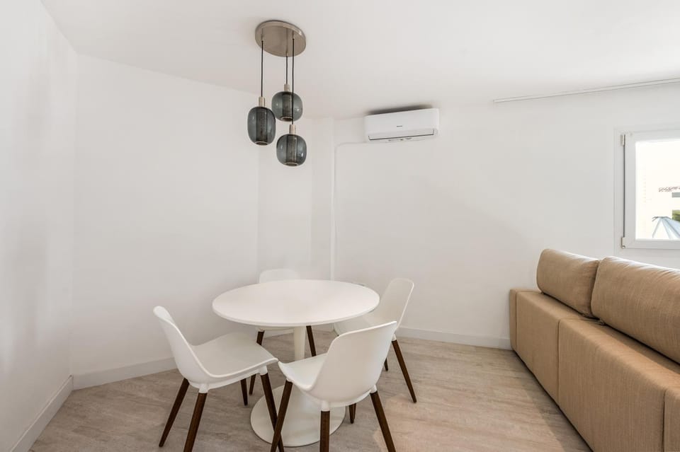 Seating area, Dining area