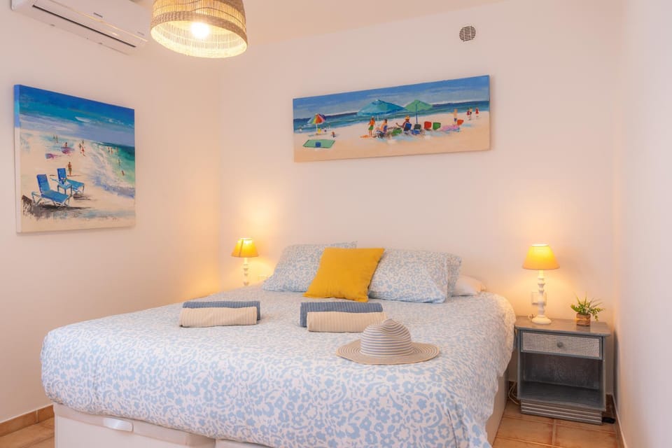 Beach house with the heated pool next to Rocky Point Villa in Corralejo