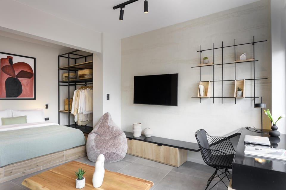 Bed, TV and multimedia