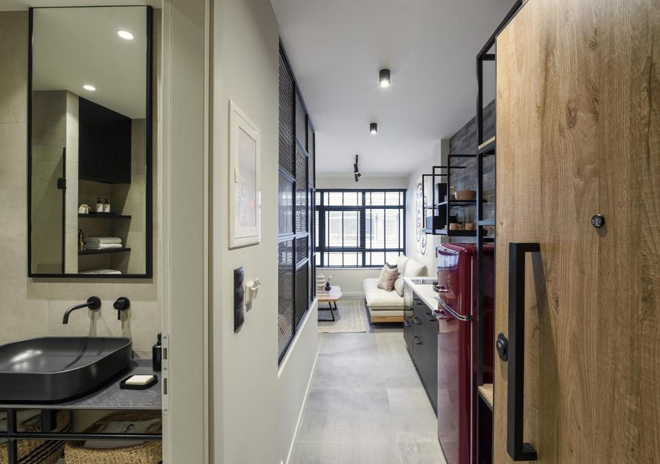 Kitchen or kitchenette