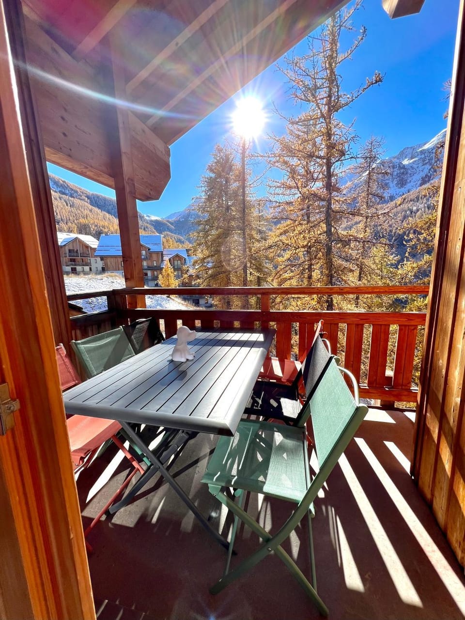 Day, Natural landscape, View (from property/room), Balcony/Terrace, Dining area, Mountain view