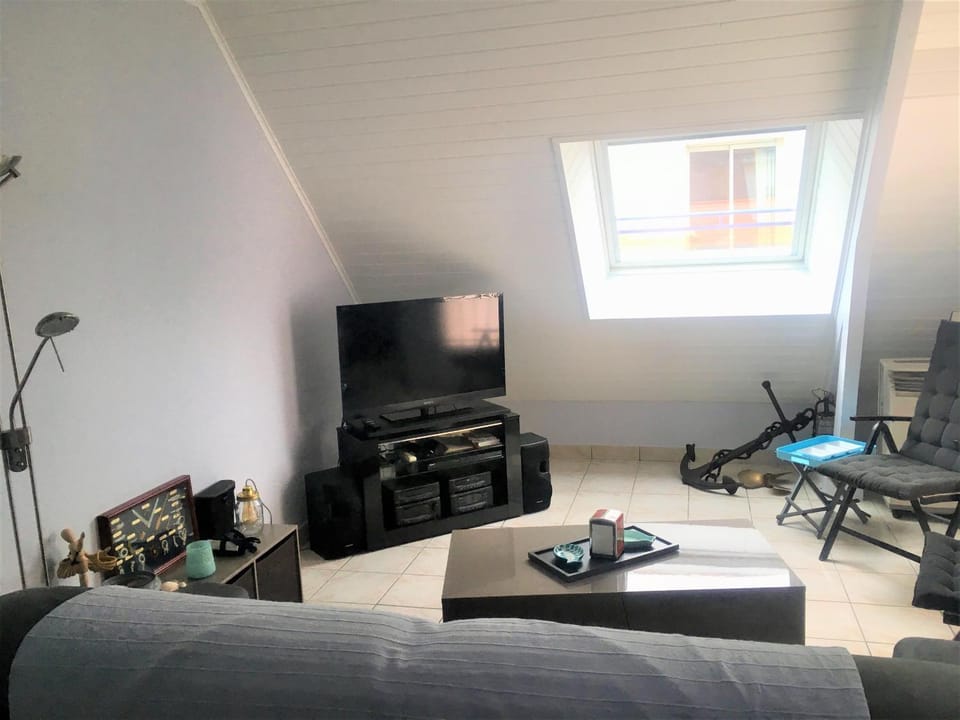 Communal lounge/ TV room, Living room