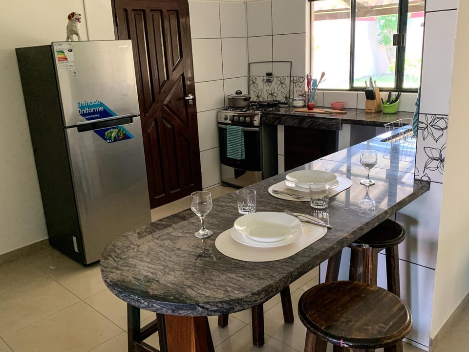 Kitchen or kitchenette, Dining area, Communal kitchen