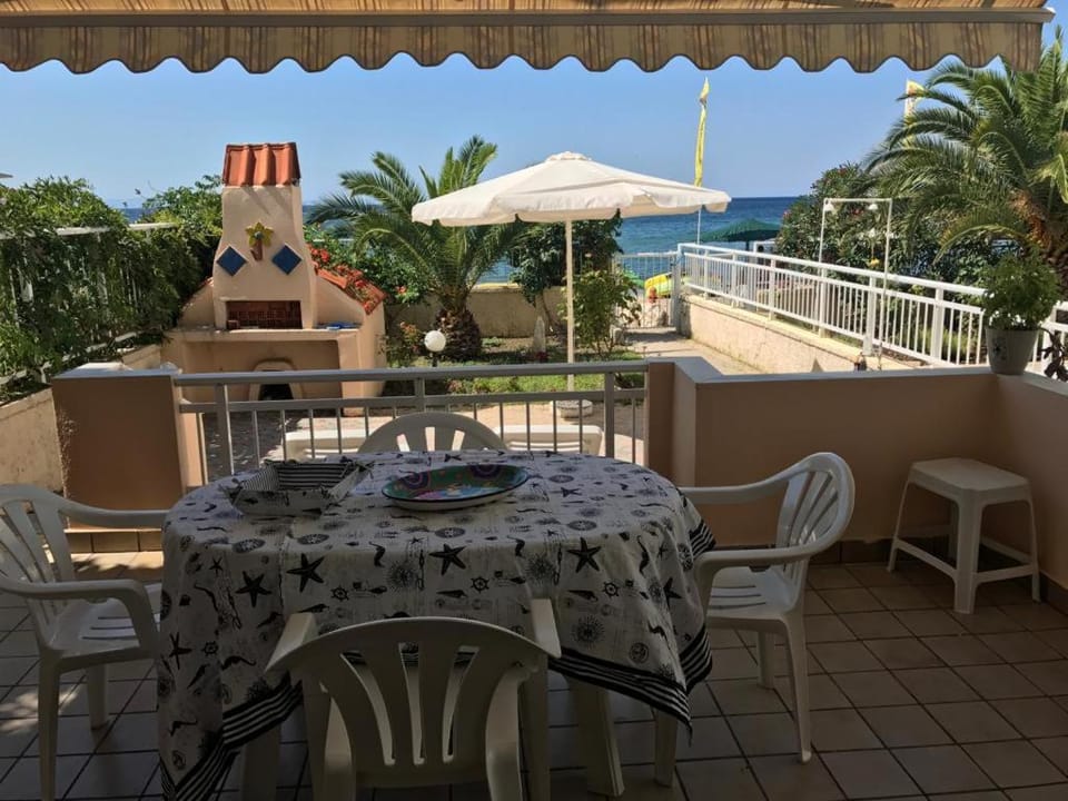 THASSOS LOVELY MAISONETTE BY THE SEA House in Thasos