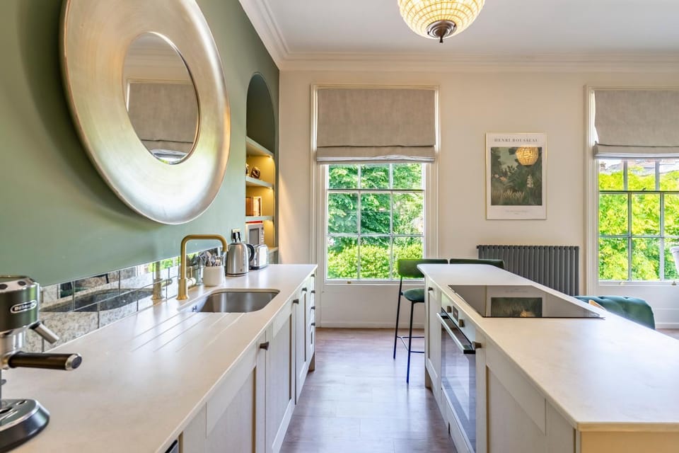 Dining area, kitchen