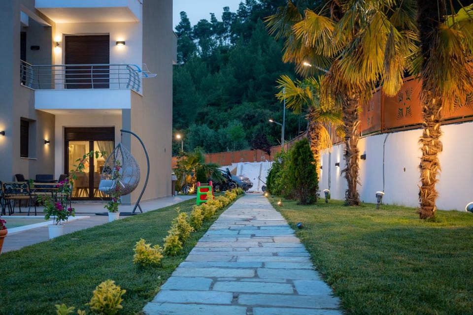 Property building, Patio, Garden