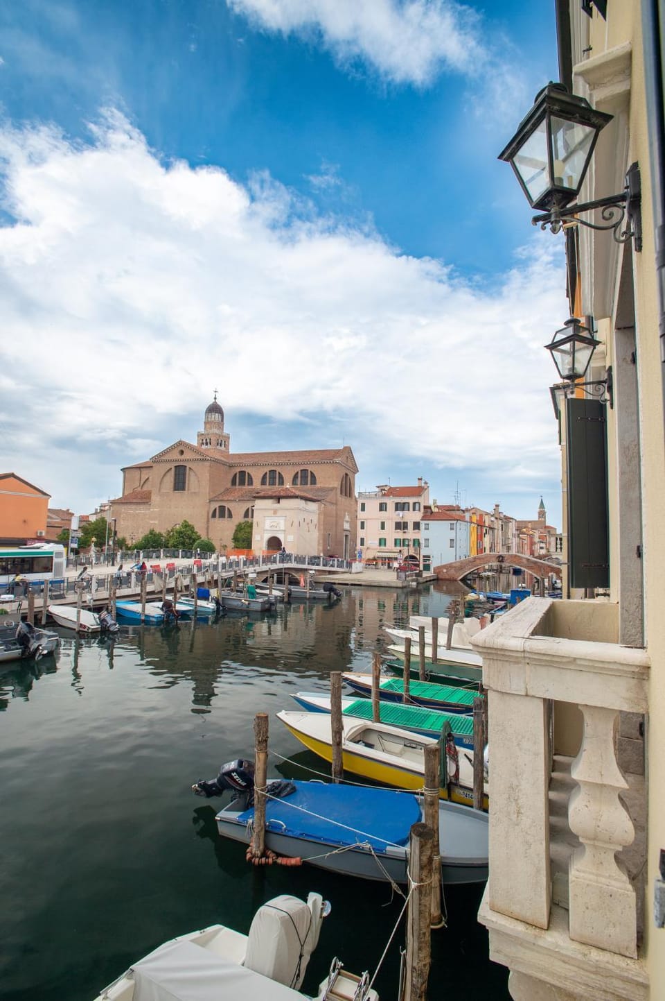 Property building, Nearby landmark, Day, Natural landscape, Activities, City view, Lake view, River view, Sea view