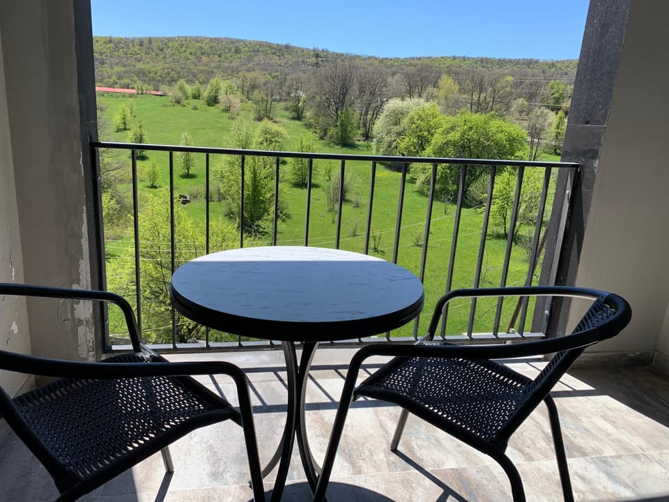 Balcony/Terrace, Mountain view