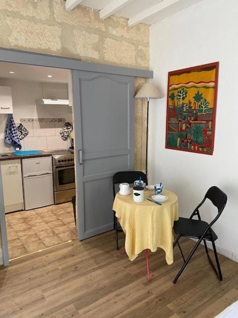 Charmant studio à 2 pas du centre historique Apartment in Occitanie