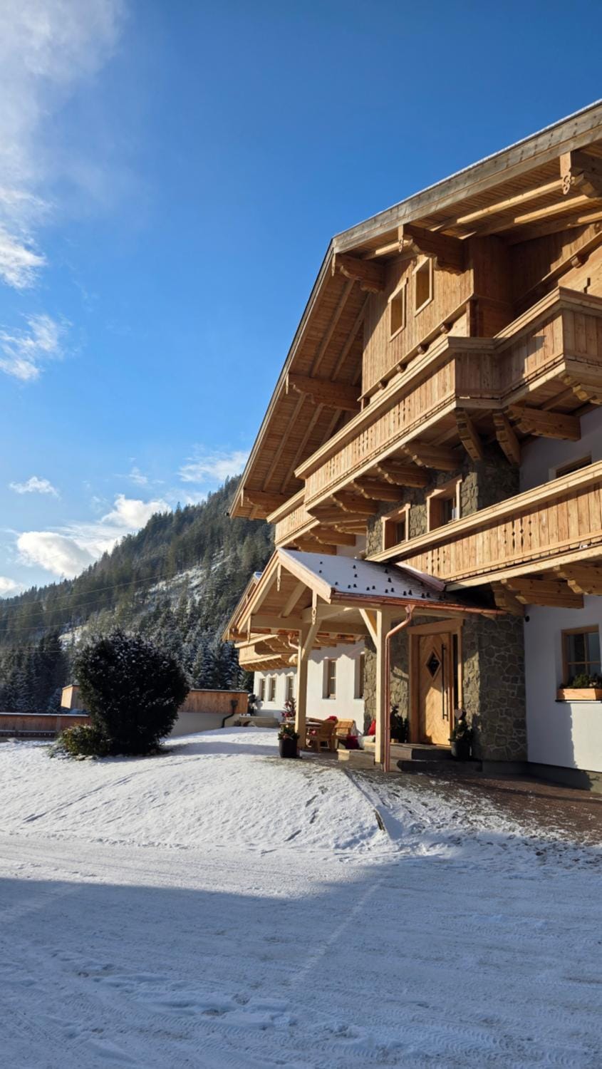 Property building, Day, Natural landscape, Winter, Mountain view