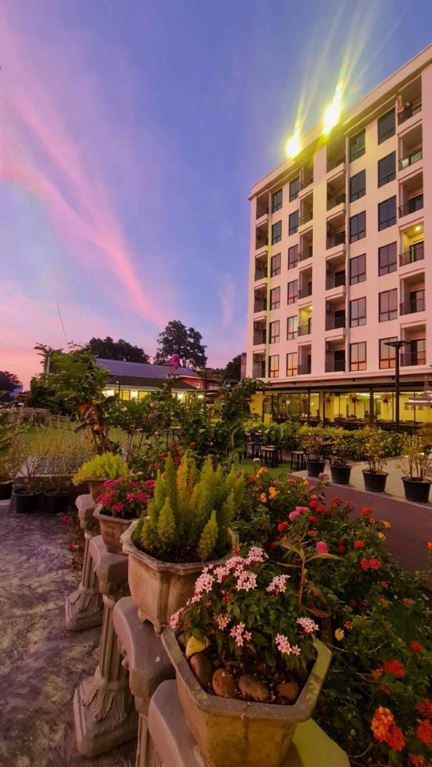 Property building, Restaurant/places to eat, View (from property/room), Garden view, Garden view, River view, River view, Inner courtyard view