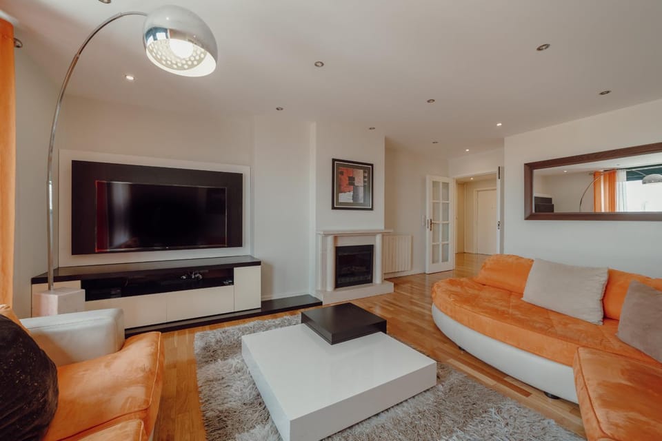 Communal lounge/ TV room, Living room