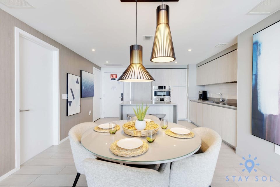 High Floor 2BR -2 BA - Resort Fees & Parking Incl Apartment in Hollywood Beach