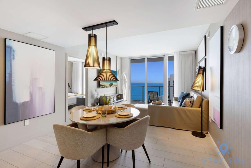 High Floor 2BR -2 BA - Resort Fees & Parking Incl Apartment in Hollywood Beach