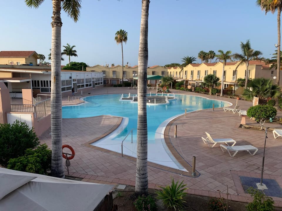 Swimming pool, Swimming pool