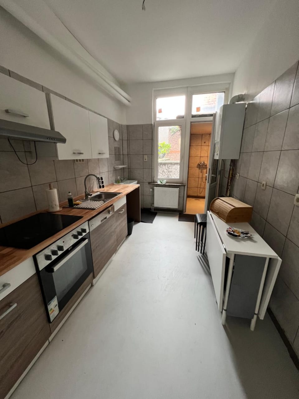 Dining area, kitchen