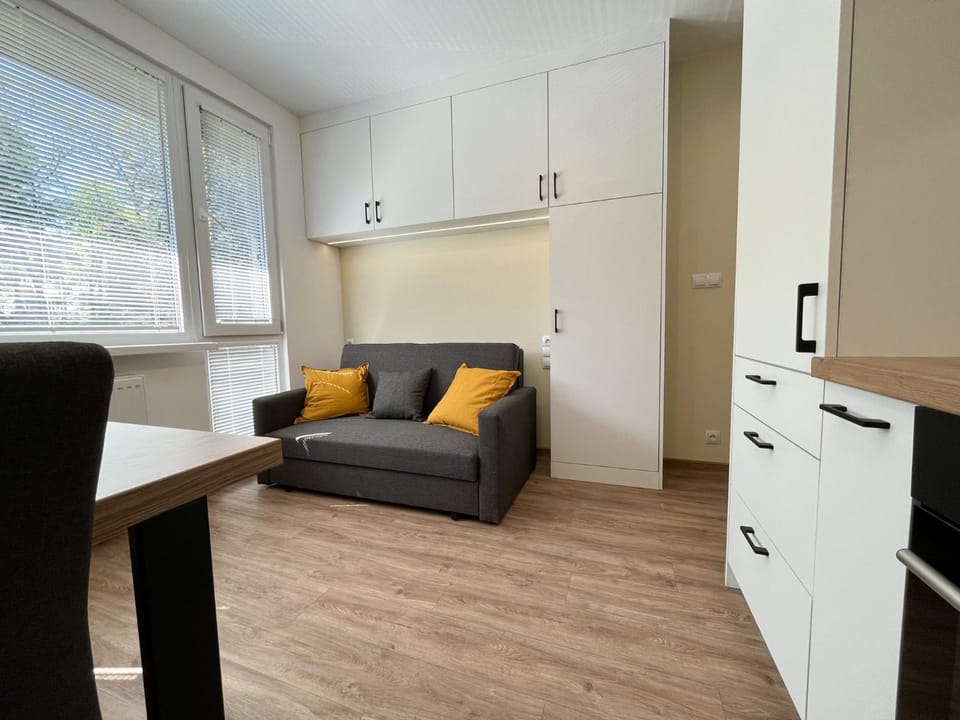 Kitchen or kitchenette, Seating area