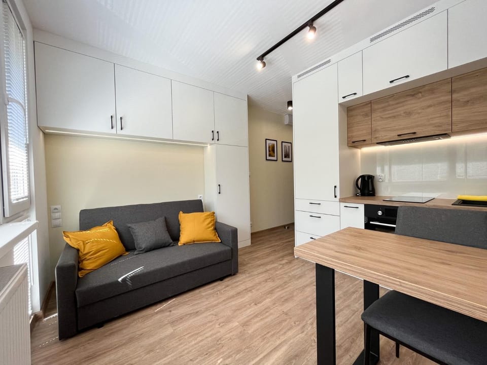 Kitchen or kitchenette, Seating area