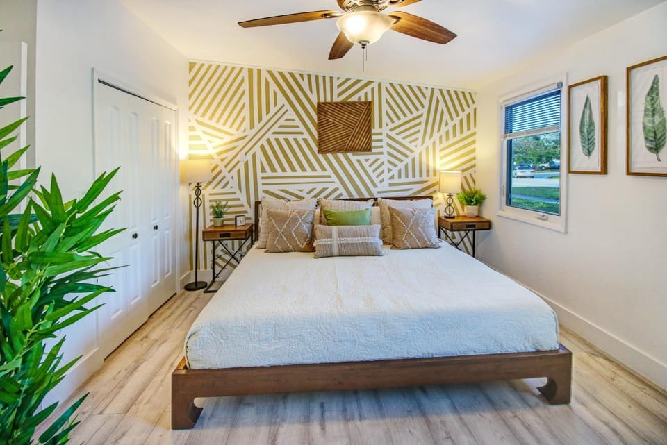 Bed, Photo of the whole room, Bedroom