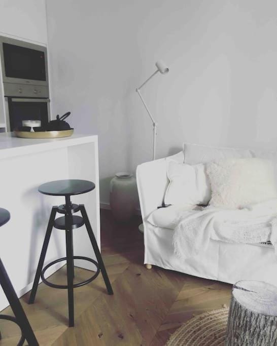 Communal lounge/ TV room, Living room, Seating area