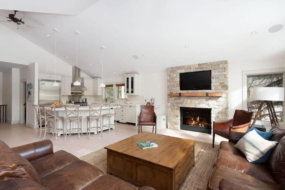 8166 Nicklaus North House in Whistler