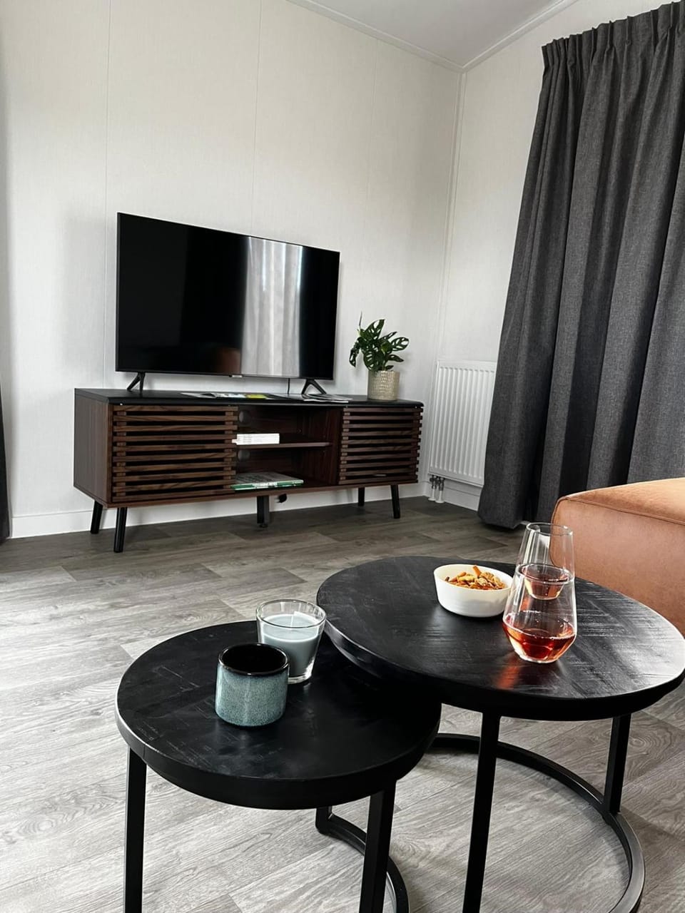 TV and multimedia, Seating area