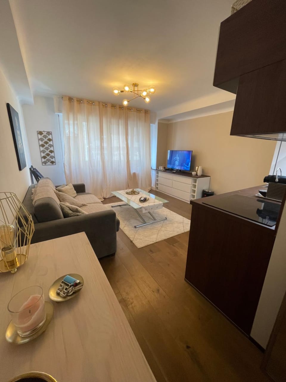 Communal lounge/ TV room, TV and multimedia, Living room, Seating area, Dining area