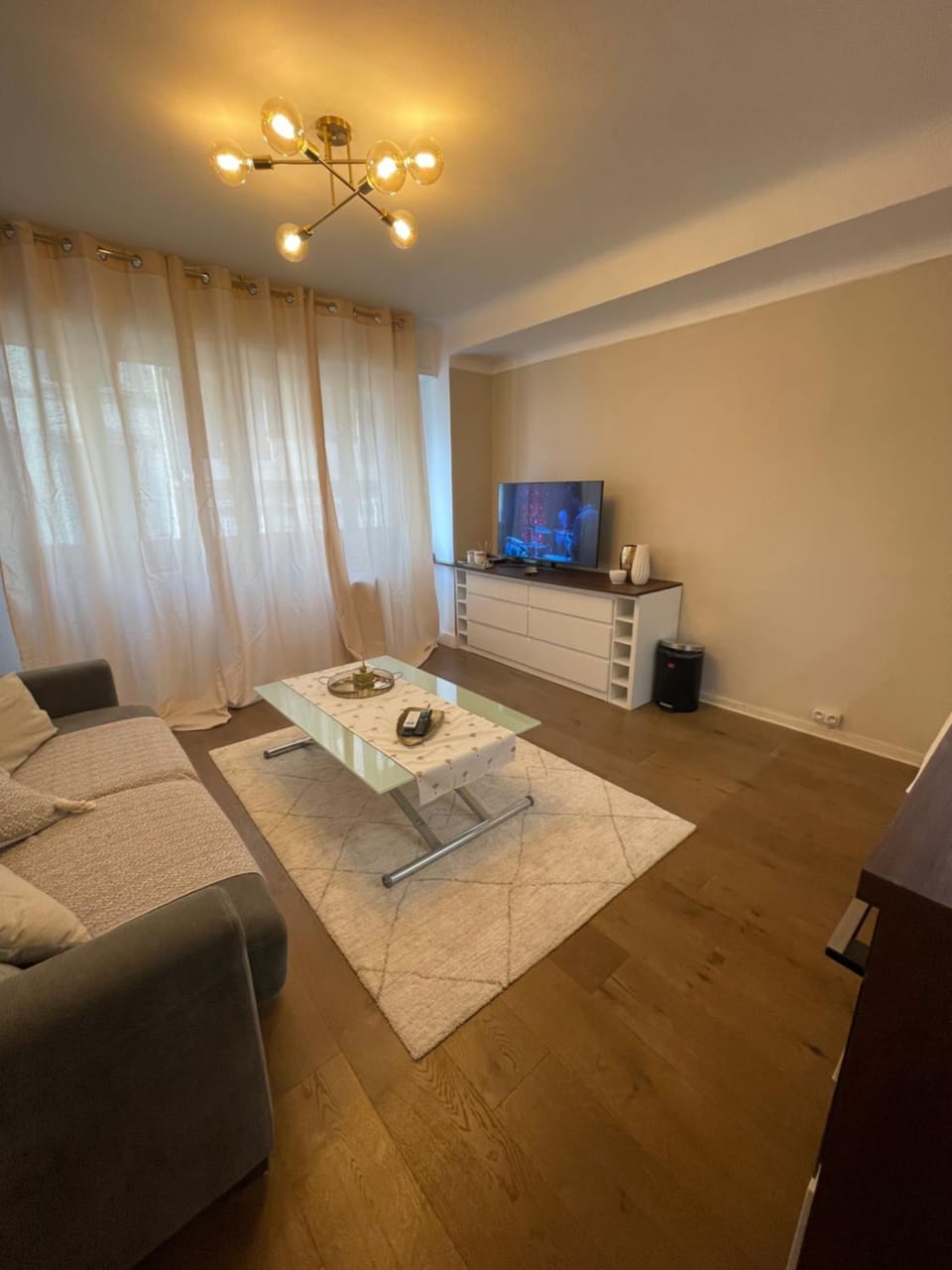 Communal lounge/ TV room, TV and multimedia, Living room, Seating area