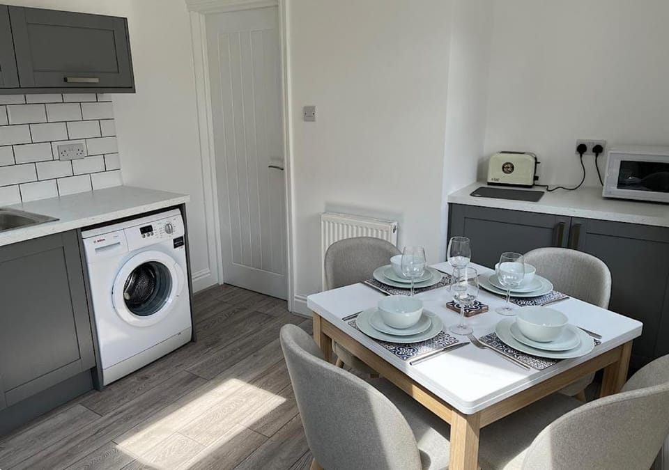 Coffee/tea facilities, Dining area, kitchen