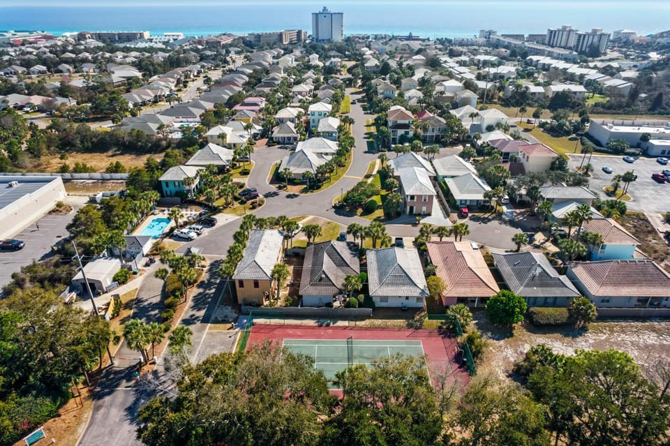 Sunny and Share House in Miramar Beach