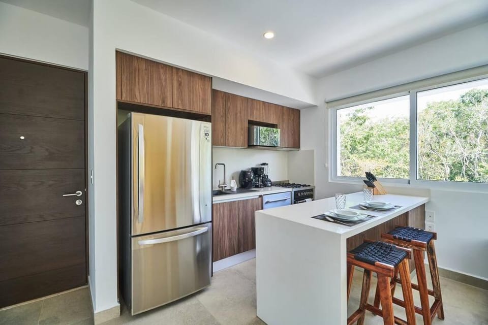 Kitchen or kitchenette, Dining area, Communal kitchen, minibar, pet friendly, stove