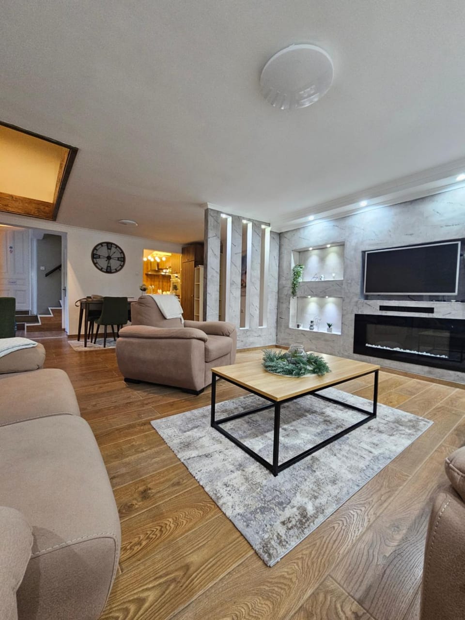 TV and multimedia, Living room, Seating area