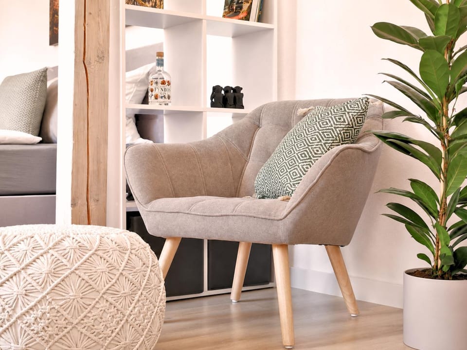 Living room, Decorative detail, Seating area
