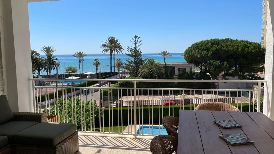 Day, View (from property/room), Balcony/Terrace, Seating area, Dining area, Mountain view, Pool view, Sea view, locker