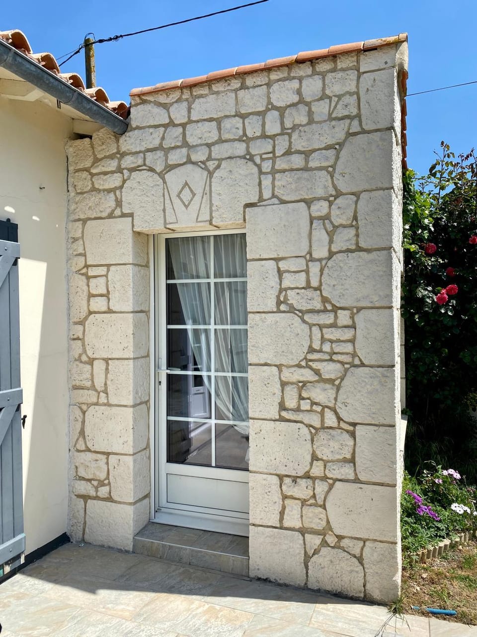 Facade/entrance