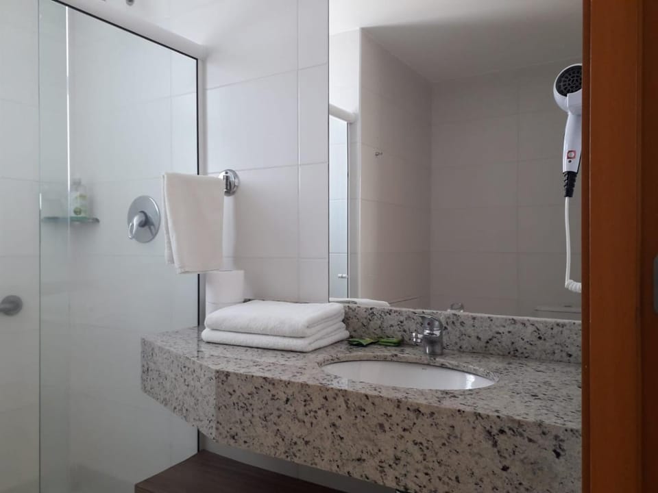 Shower, Bathroom, towels