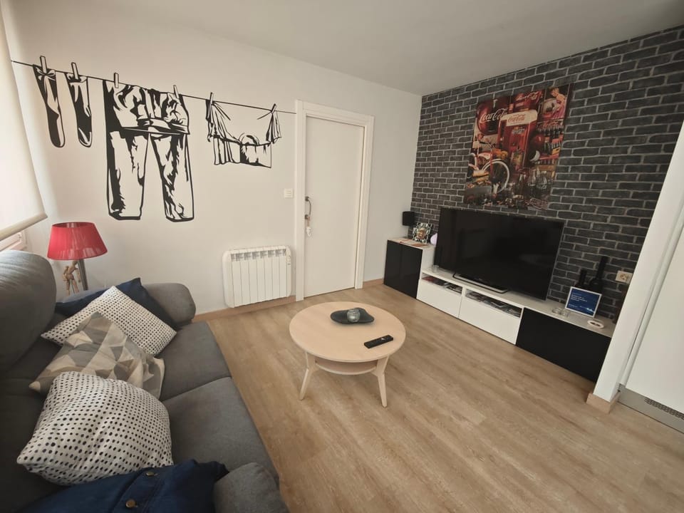 Communal lounge/ TV room, TV and multimedia, Living room, Evening entertainment