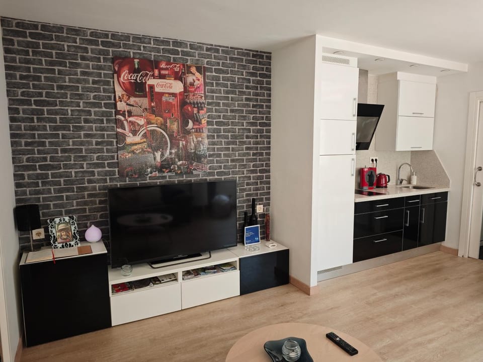 TV and multimedia, Kitchen or kitchenette