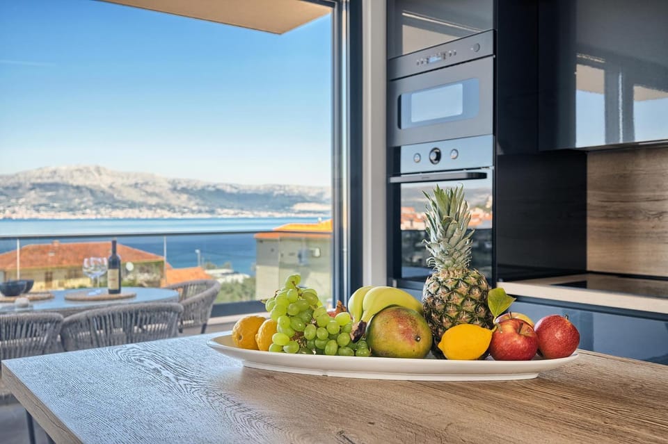 Food and drinks, Food, Sea view